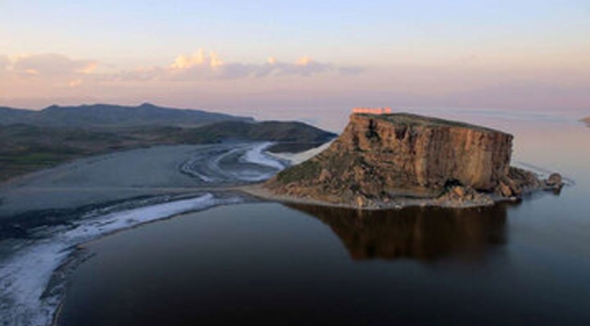 تبخیر حدود ۱.۵ میلیارد مترمکعب از آب دریاچه ارومیه 