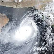 توفان های عظیم در دریای عمان تضعیف می شوند