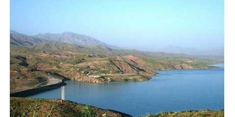 سمنان سالانه 11 برابر یک سد آب از دست می‌دهد